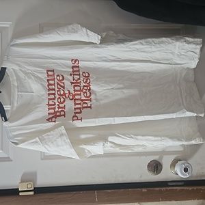 TORRID Autumn Vintage Cotton Crew Neck Tee: OFF-WHITE: NWT: SIZE 5